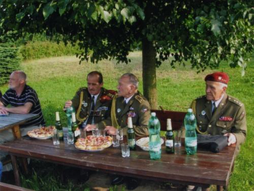 Posezení a beseda, na stole vdolky od paní Korábkové.