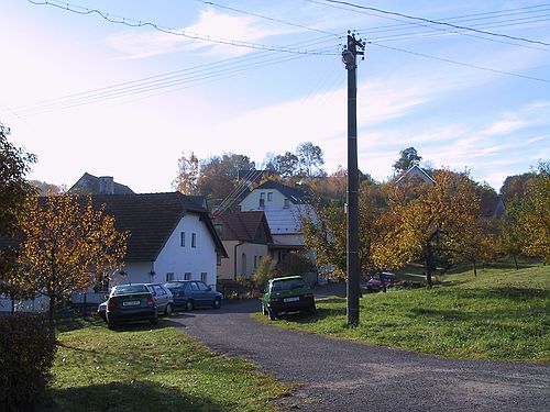 Selská stavení v Hradišti, dnes sloužící již převážně k rekreaci.
