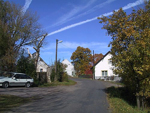České Lhotice - typická průčelí zdejších zemědělských usedlostí.
